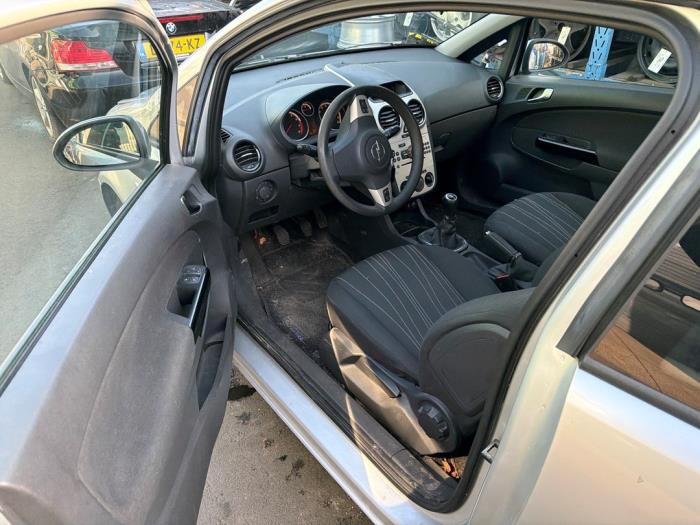 Opel Corsa D 1.4 16V Twinport Sloopvoertuig (2009, Grijs)