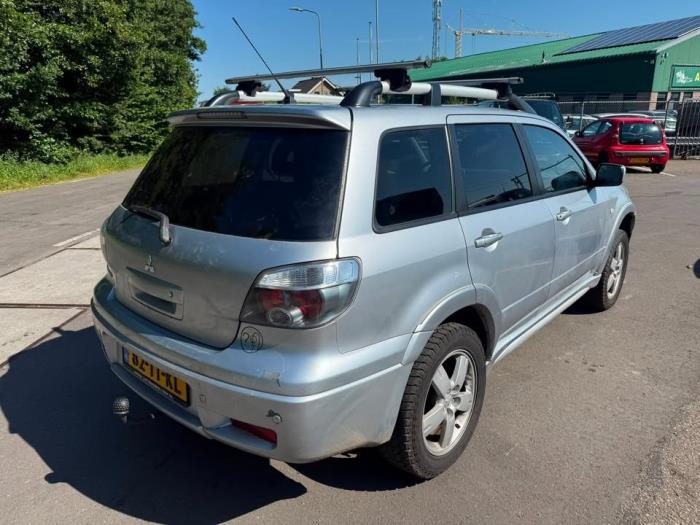 Mitsubishi Outlander 2.4 16V 4x4  (Sloop)