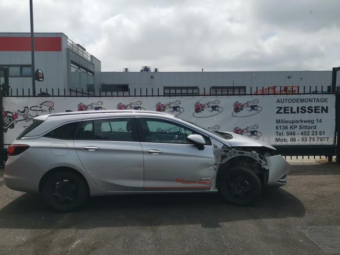 Opel Astra K Sports Tourer 1.0 Turbo 12V Sloopvoertuig (2018, Grijs)