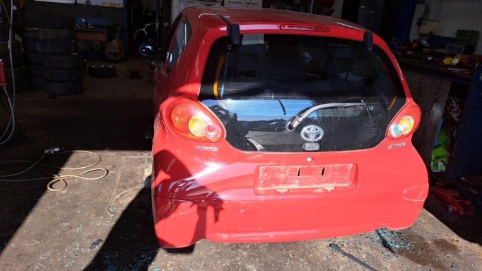 Toyota Aygo 1.0 12V VVT-i Sloopvoertuig (2006, Rood)