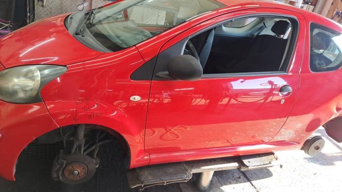 Toyota Aygo 1.0 12V VVT-i Sloopvoertuig (2006, Rood)