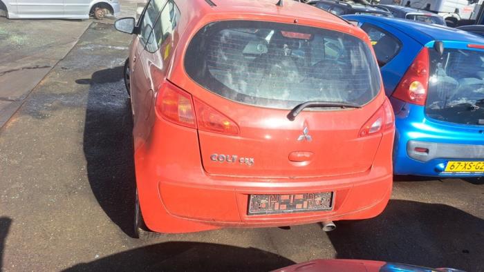 Mitsubishi Colt 1.3 16V Sloopvoertuig (2006, Rood)