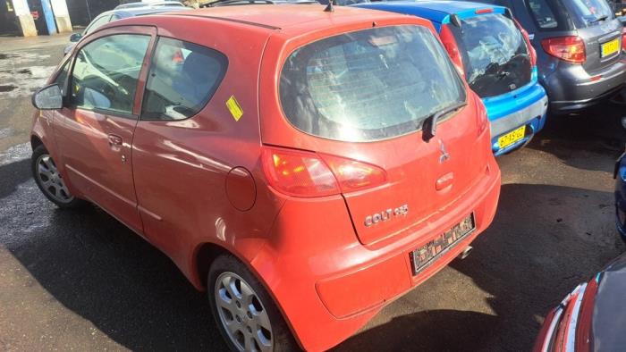 Mitsubishi Colt 1.3 16V Sloopvoertuig (2006, Rood)