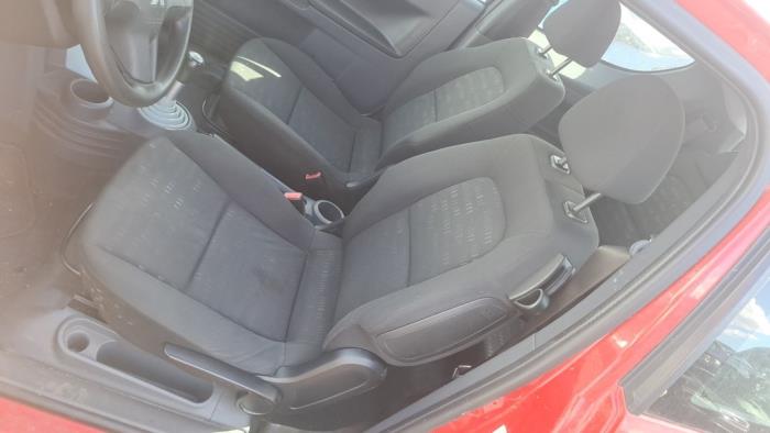 Mitsubishi Colt 1.3 16V Sloopvoertuig (2006, Rood)