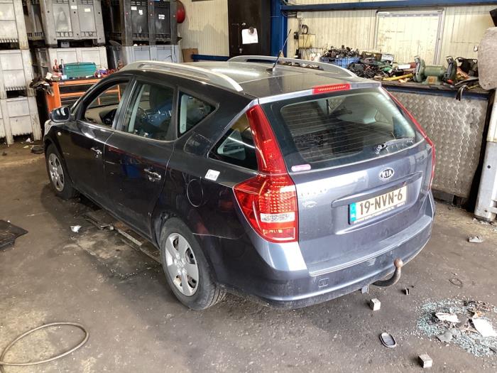 Kia Cee'd Sporty Wagon 1.6 CVVT 16V Sloopvoertuig (2010, Grijs)
