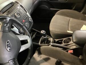 Kia Cee'd Sporty Wagon 1.6 CVVT 16V Sloopvoertuig (2010, Grijs)