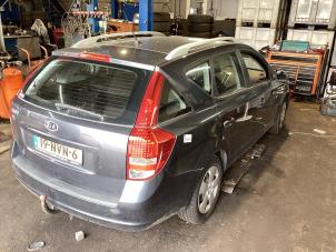 Kia Cee'd Sporty Wagon 1.6 CVVT 16V Sloopvoertuig (2010, Grijs)