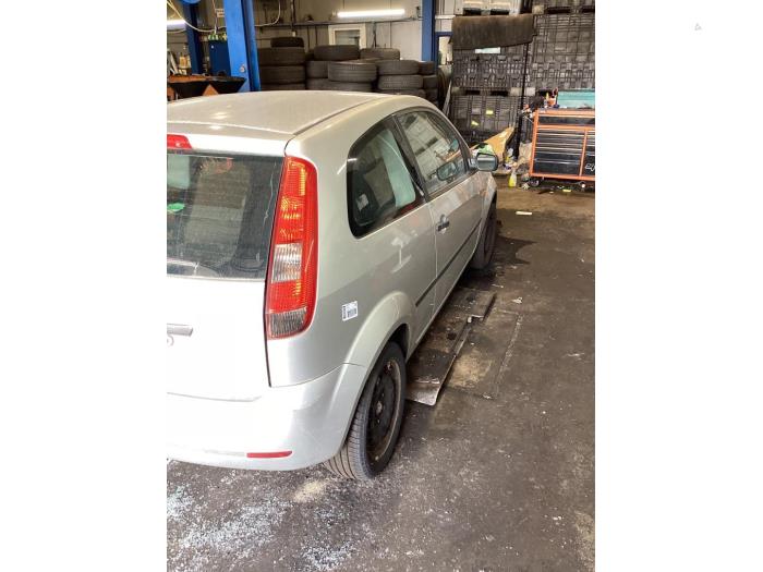 Ford Fiesta 5 1.3 Sloopvoertuig (2005, Grijs)
