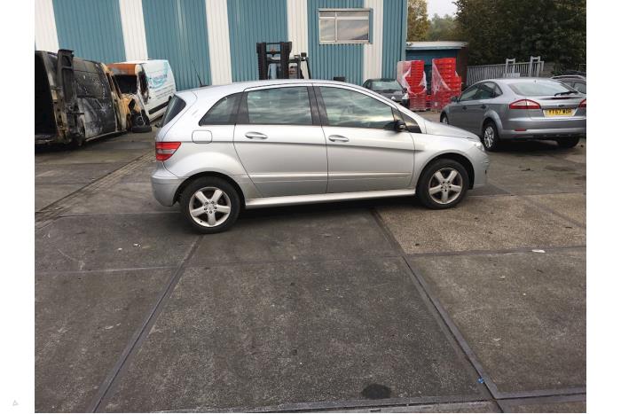 Mercedes B 2.0 B-200 CDI 16V Sloopvoertuig (2005, Zilver)