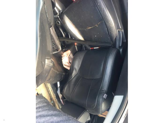 Citroen C-Crosser 2.2 HDiF 16V Sloopvoertuig (2010, Metallic, Zwart)