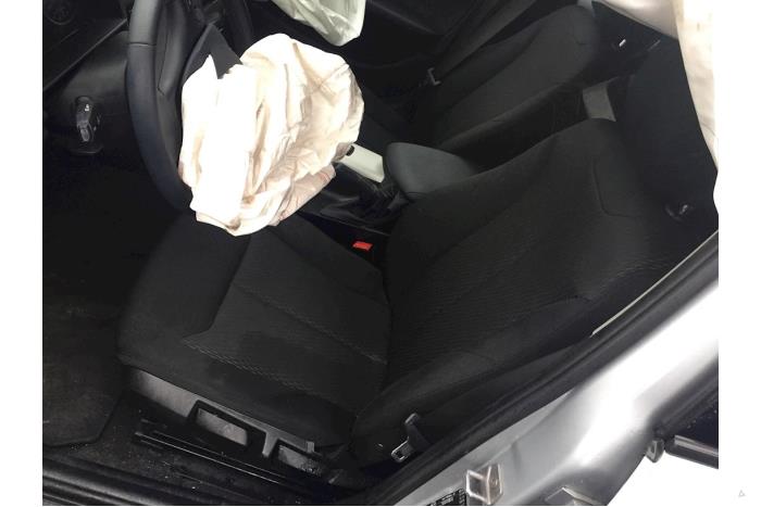 BMW 1 serie 118i 1.5 TwinPower 12V Sloopvoertuig (2016, Staal, Metallic, Zilver)