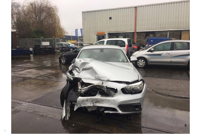 BMW 1 serie 118i 1.5 TwinPower 12V Sloopvoertuig (2016, Staal, Metallic, Zilver)