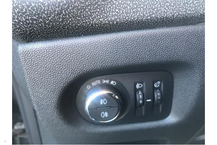 Opel Corsa D 1.3 CDTi 16V ecoFLEX Sloopvoertuig (2012, Grijs)