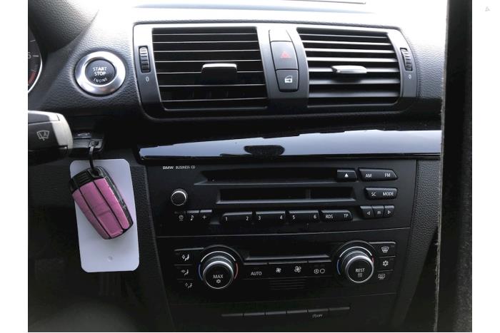 BMW 1 serie 118i 16V Sloopvoertuig (2007, Titanium, Metallic, Zilver)