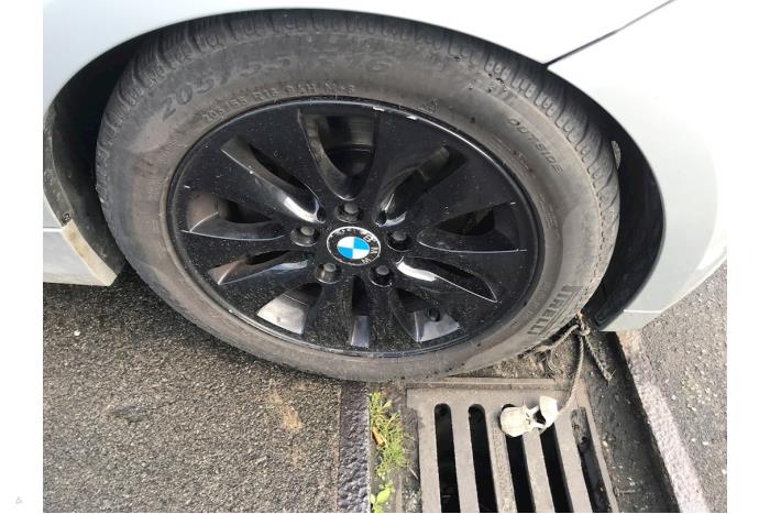 BMW 1 serie 118i 16V Sloopvoertuig (2007, Titanium, Metallic, Zilver)