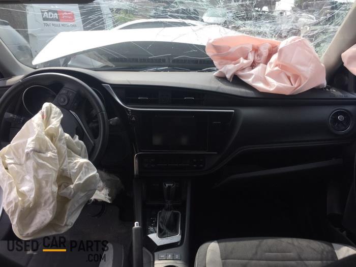 Toyota Auris Touring Sports 1.2 T 16V Sloopvoertuig (2015, Metallic, Zilver)