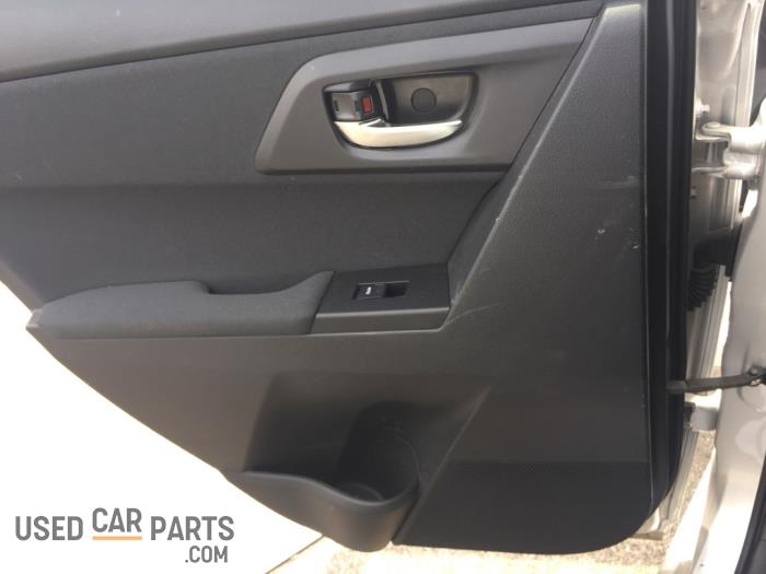 Toyota Auris Touring Sports 1.2 T 16V Sloopvoertuig (2015, Metallic, Zilver)