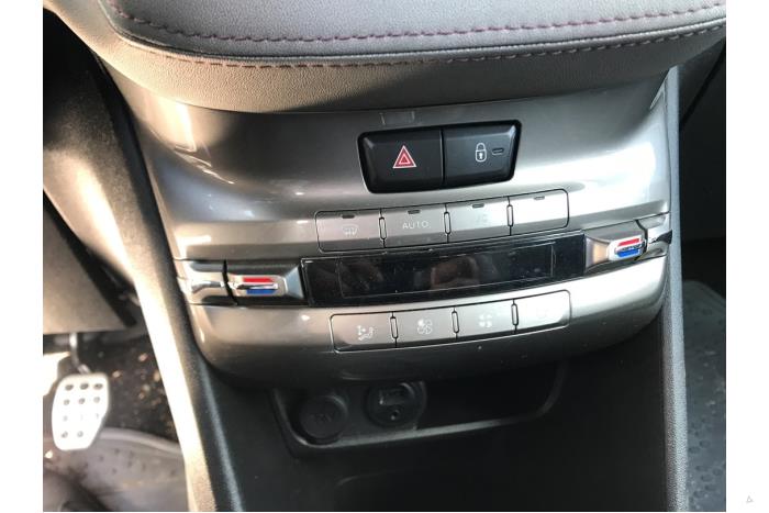 Peugeot 208 I 1.6 Vti 16V Sloopvoertuig (2014, Lila, Paars, Violet)