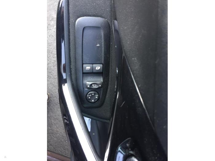 Peugeot 208 I 1.2 Vti 12V PureTech 82 Sloopvoertuig (2013, Rood, Bruin)