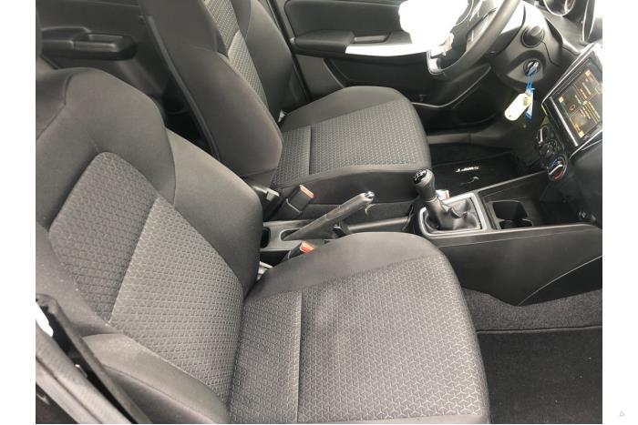 Suzuki Swift 1.2 Dual Jet 16V Sloopvoertuig (2019, Zwart)