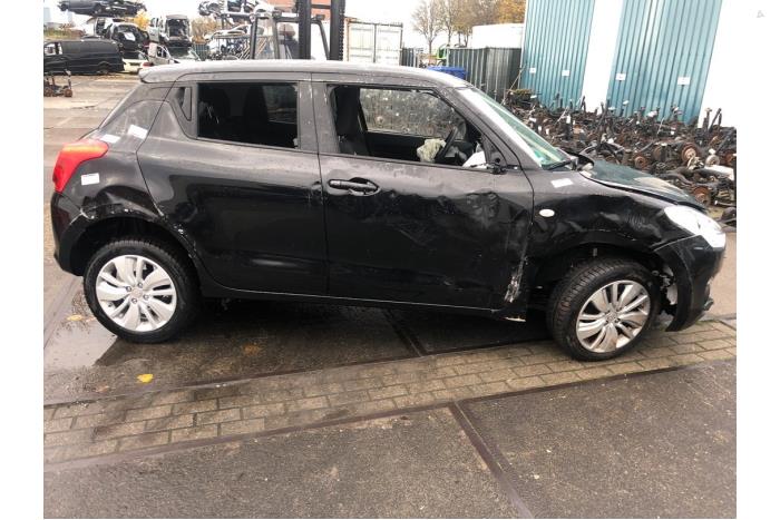 Suzuki Swift 1.2 Dual Jet 16V Sloopvoertuig (2019, Zwart)