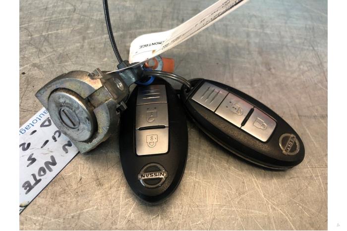 Nissan Note 1.5 dCi 90 Sloopvoertuig (2014, Rood)