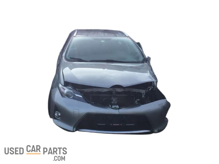 Toyota Auris Touring Sports 1.6 Dual VVT-i 16V Sloopvoertuig (2013, Titanium, Metallic, Zilver)