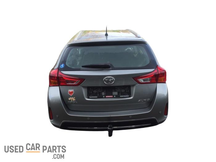 Toyota Auris Touring Sports 1.6 Dual VVT-i 16V Sloopvoertuig (2013, Titanium, Metallic, Zilver)