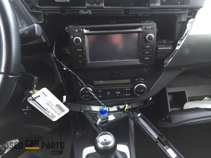 Toyota Auris Touring Sports 1.6 Dual VVT-i 16V Sloopvoertuig (2013, Titanium, Metallic, Zilver)