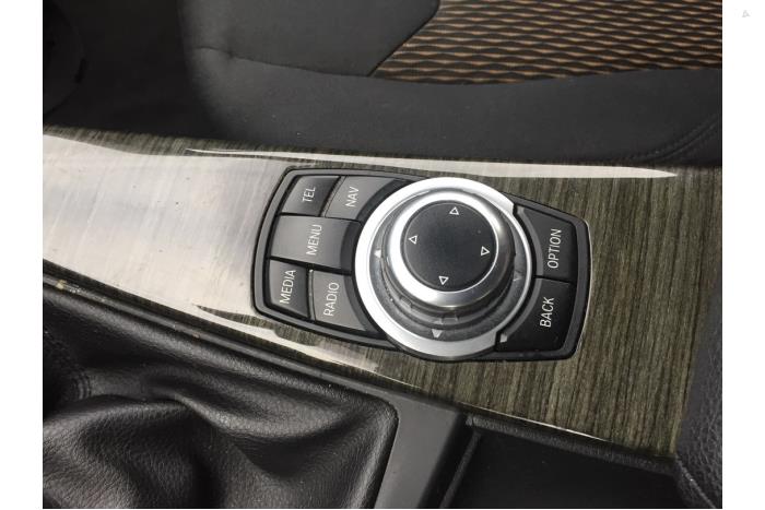 BMW 3 serie 318d 2.0 16V Sloopvoertuig (2012, Zwart)