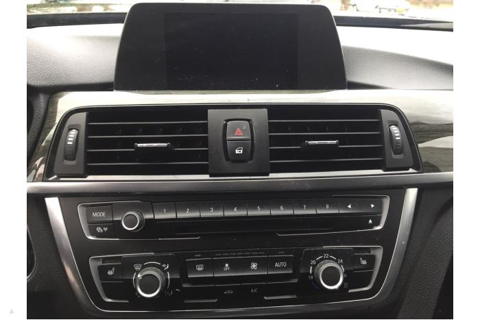 BMW 3 serie 318d 2.0 16V Sloopvoertuig (2012, Zwart)