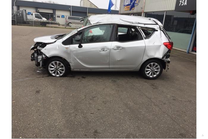 Opel Meriva 1.4 Turbo 16V ecoFLEX Sloopvoertuig (2016, Wit, Zilver)