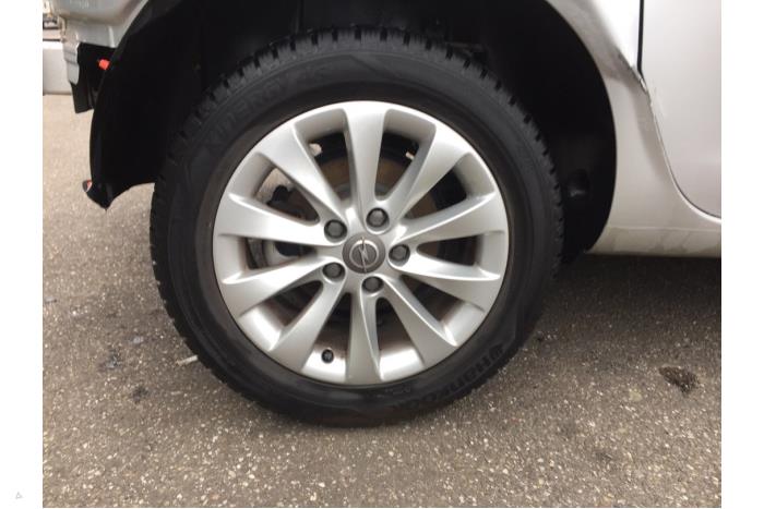 Opel Meriva 1.4 Turbo 16V ecoFLEX Sloopvoertuig (2016, Wit, Zilver)