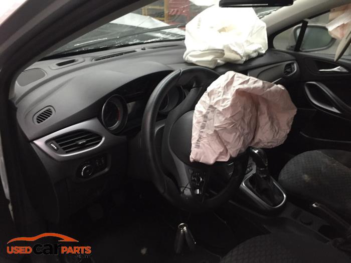 Opel Astra K 1.0 SIDI Turbo 12V Sloopvoertuig (2017, Metallic, Zilver)