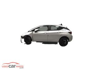Opel Astra K 1.0 SIDI Turbo 12V Sloopvoertuig (2017, Metallic, Zilver)