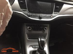 Opel Astra K 1.0 SIDI Turbo 12V Sloopvoertuig (2017, Metallic, Zilver)