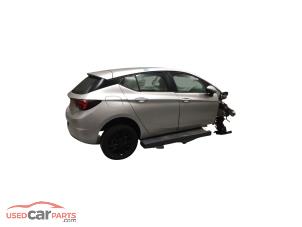 Opel Astra K 1.0 SIDI Turbo 12V Sloopvoertuig (2017, Metallic, Zilver)
