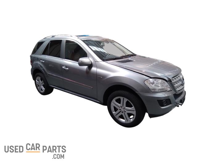 Mercedes ML II 3.0 ML-300 CDI 4-Matic V6 24V Sloopvoertuig (2010, Metallic, Grijs)
