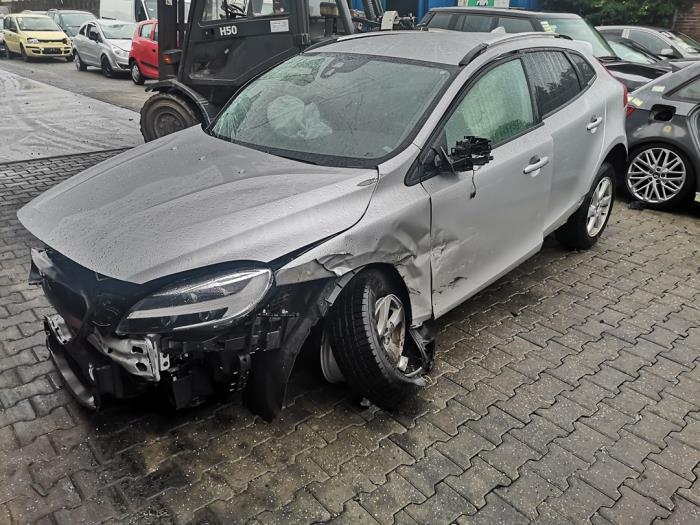 Volvo V40 Cross Country 1.5 T3 16V Geartronic Sloopvoertuig (2018, Zilver)