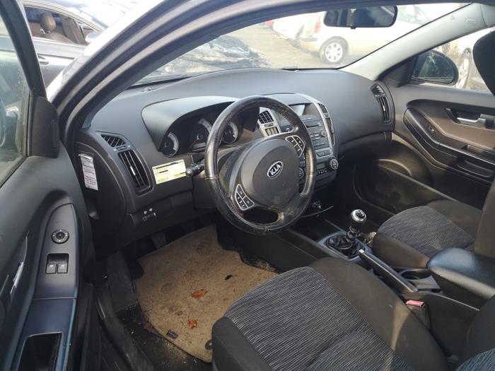 Kia Pro cee'd 1.6 CRDi 16V Sloopvoertuig (2008, Grijs)