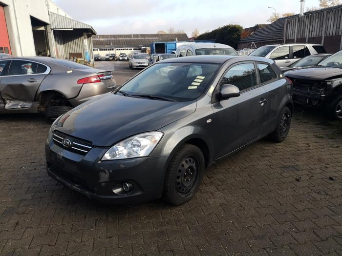 Kia Pro cee'd 1.6 CRDi 16V Sloopvoertuig (2008, Grijs)