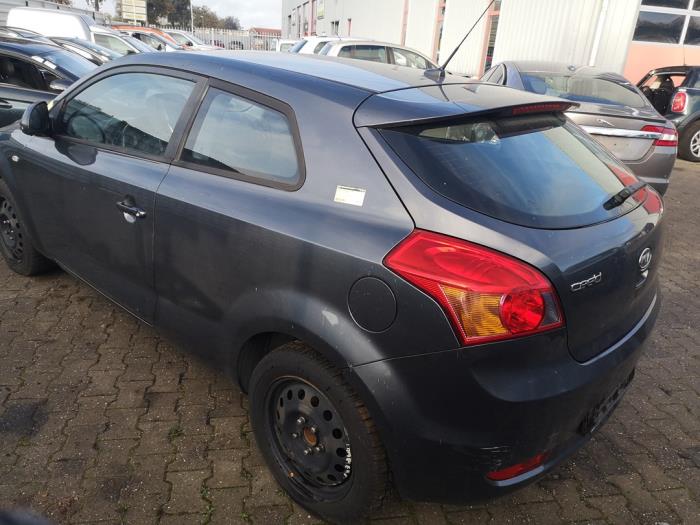 Kia Pro cee'd 1.6 CRDi 16V Sloopvoertuig (2008, Grijs)