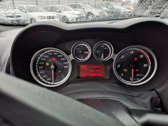 Alfa Romeo MiTo 1.6 JTDm 16V Sloopvoertuig (2014, Zwart, Bruin)