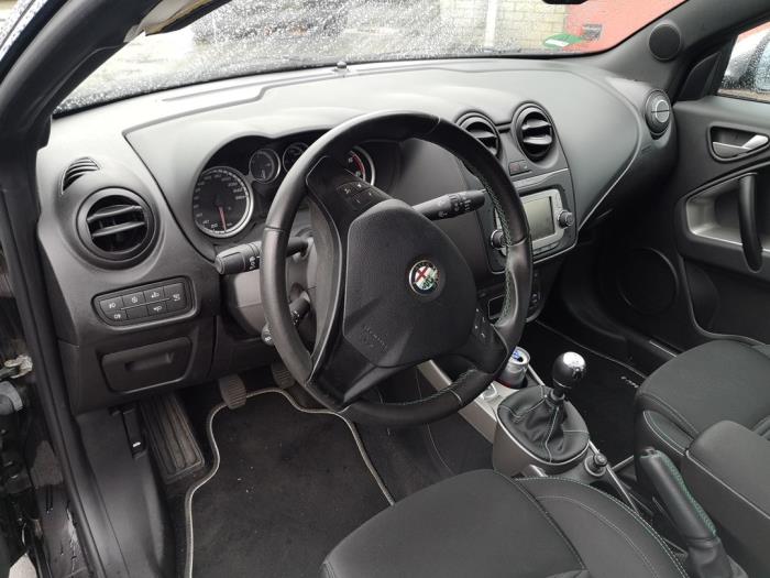 Alfa Romeo MiTo 1.6 JTDm 16V Sloopvoertuig (2014, Zwart, Bruin)