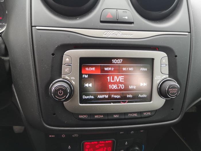 Alfa Romeo MiTo 1.6 JTDm 16V Sloopvoertuig (2014, Zwart, Bruin)