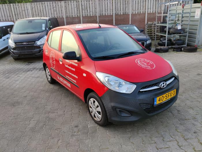 Hyundai i10 1.1i 12V Sloopvoertuig (2011, Rood)