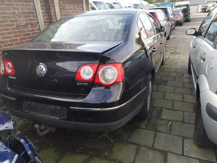Volkswagen Passat 2.0 TDI 140 Sloopvoertuig (2006, Zwart)