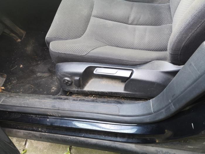 Volkswagen Passat 2.0 TDI 140 Sloopvoertuig (2006, Zwart)