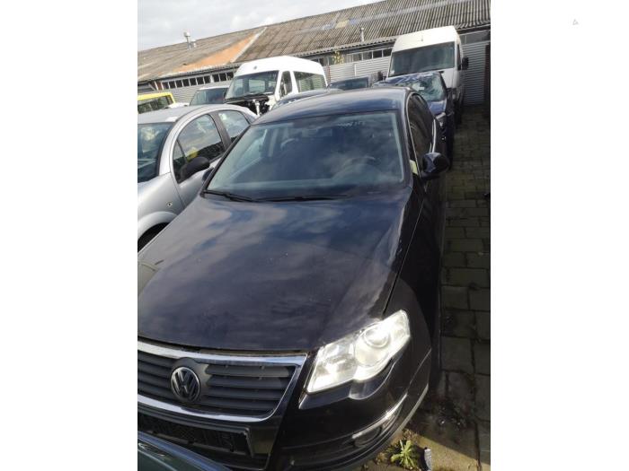 Volkswagen Passat 2.0 TDI 140 Sloopvoertuig (2006, Zwart)