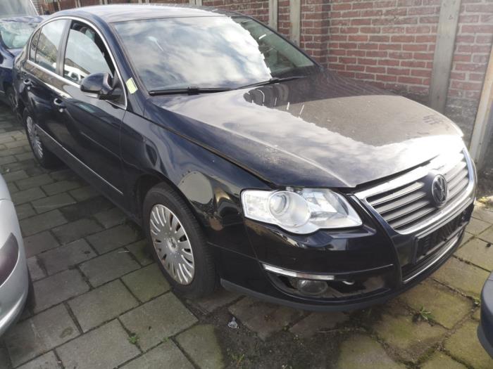 Volkswagen Passat 2.0 TDI 140 Sloopvoertuig (2006, Zwart)